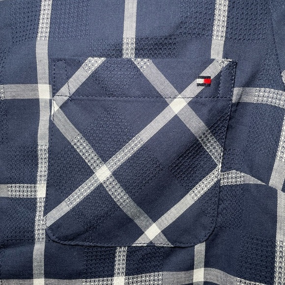 Tommy Hilfiger navy shirt sz M - Picture 2 of 6
